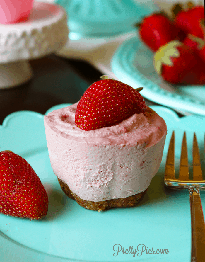 Mini Strawberry Cheesecakes (Vegan, Paleo) PrettyPies