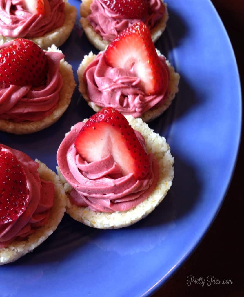 Lemon Cookies with Strawberry Whipped Cream 3