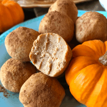 Healthy Pumpkin Spice Cake Balls
