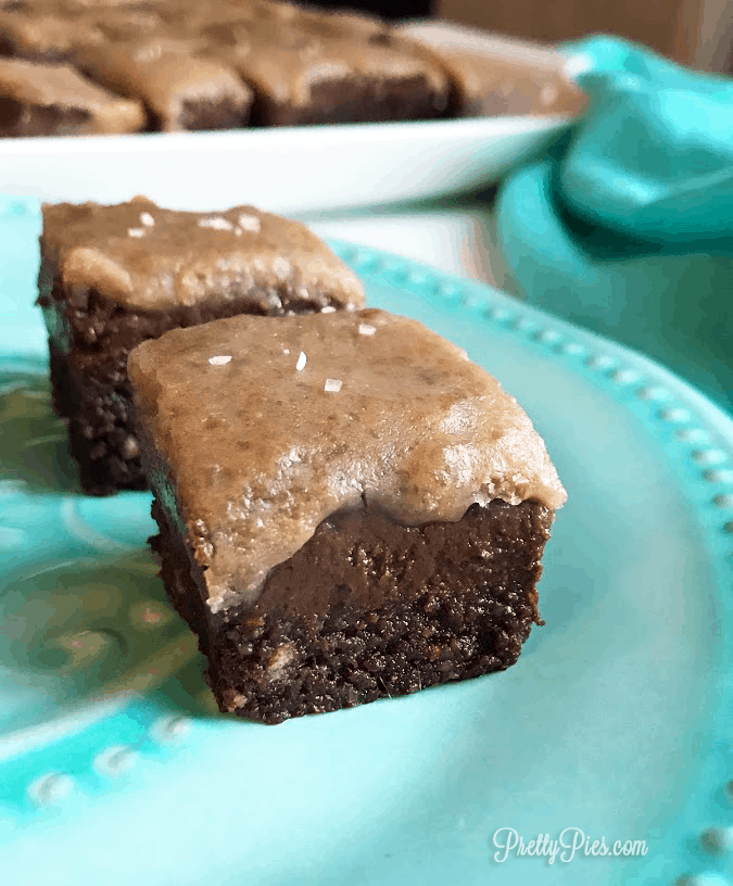Salted Caramel Brownie Bites (Paleo, Vegan) - PrettyPies.com