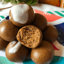 Quick Gingerbread Cake Balls (Vegan, Paleo) PrettyPies.com