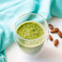 Low-Carb Green Smoothie - PrettyPies.com