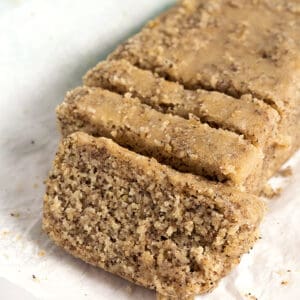 Low-Carb Poppyseed Bread - Paleo, Vegan, PrettyPies.com