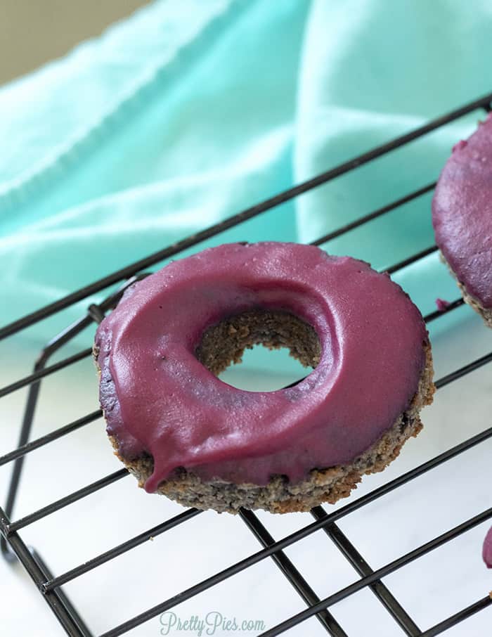 Low-Carb Glazed Blueberry Donuts (Dairy-Free, Gluten-Free, Sugar-Free, Paleo, Vegan) PrettyPies.com