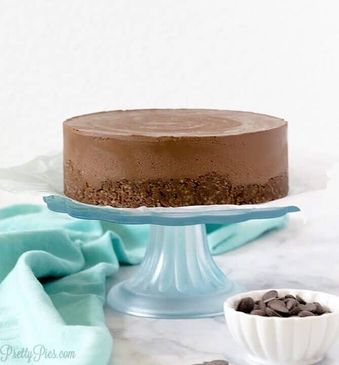 Low-Carb Chocolate Lovers Cheesecake (PrettyPies.com)