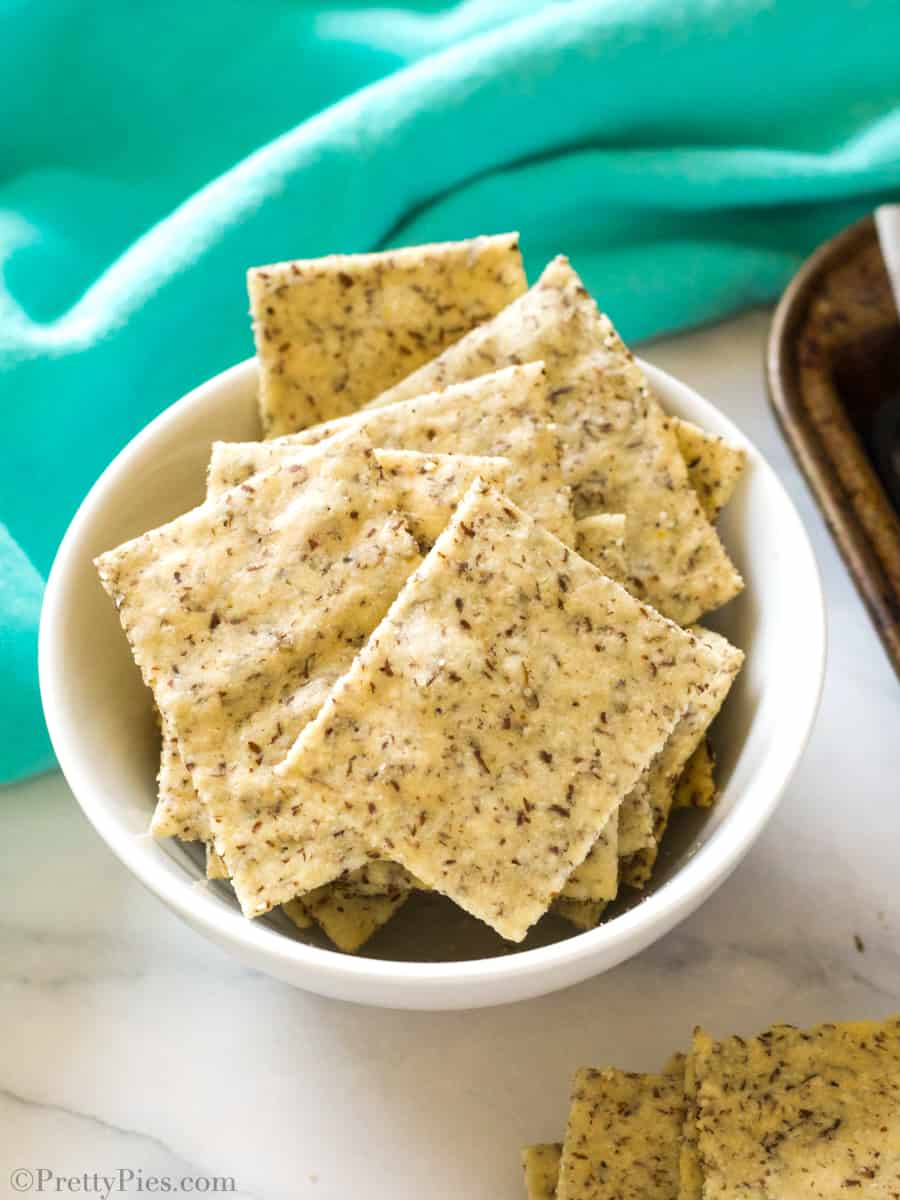 bowl of low carb crackers